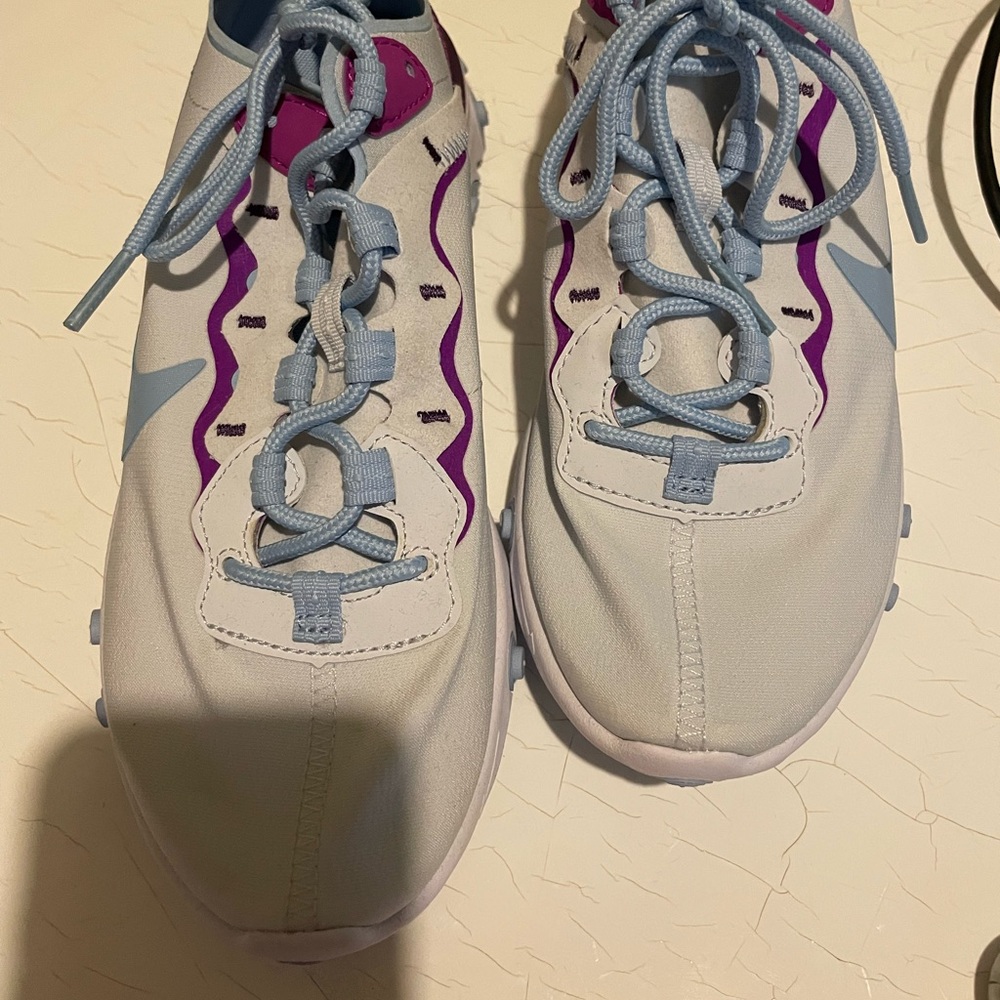 Women Nike Shoes very comfy and cute